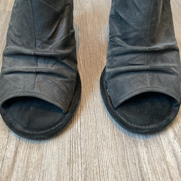 Zodiac USA Black Slingback Peep-toe Camila Sandal with 3.75 inch heels, Size 8M - Picture 2 of 8